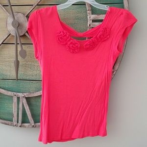 Beautiful pinkie rose color w/ roses